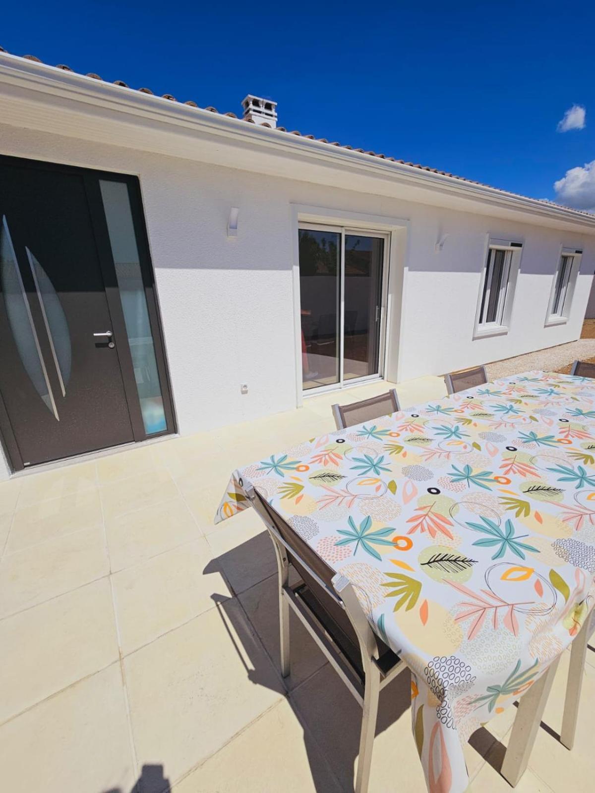 Maison De Vacances Entiere A 10 Mn De La Rochelle Dompierre-sur-Mer Exterior photo